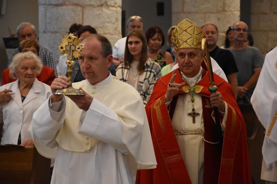 Solemn procession with the Holy Nail.